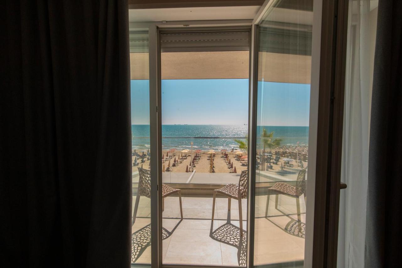 Amr Hotel - Durres Škalngur 外观 照片