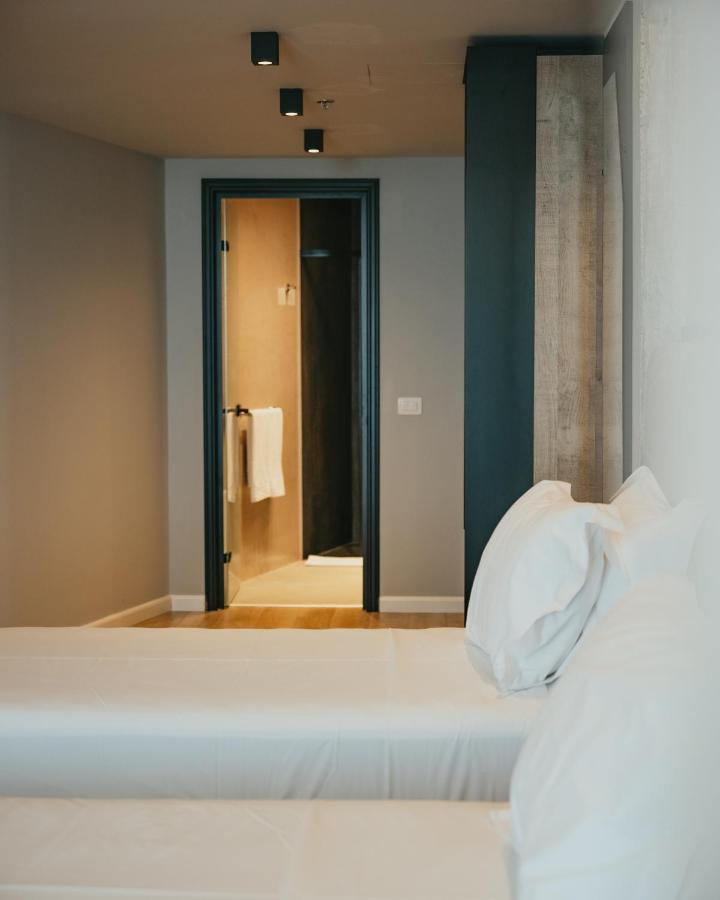 Amr Hotel - Durres Škalngur 外观 照片