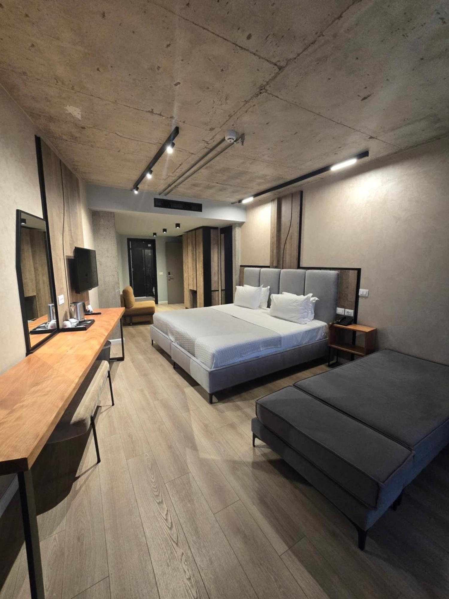 Amr Hotel - Durres Škalngur 外观 照片